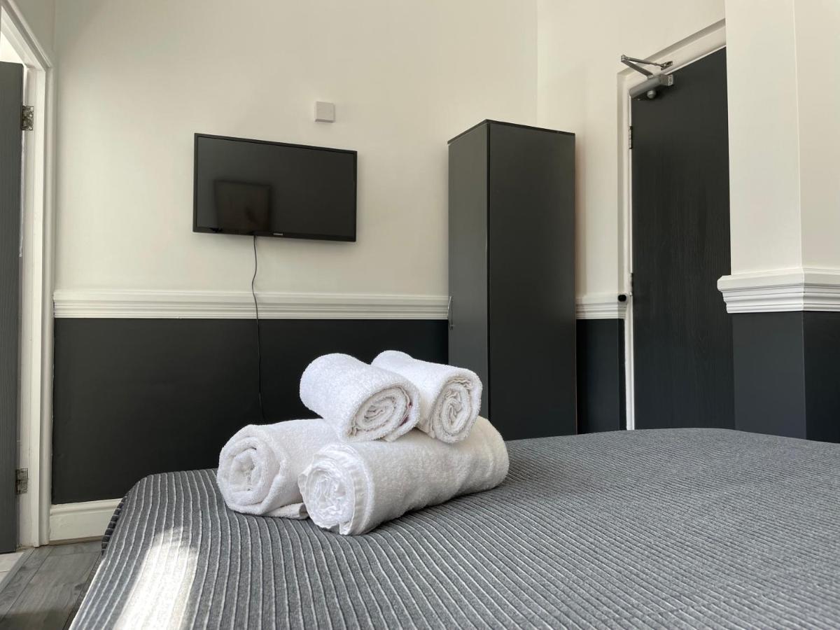 Pluxa Bearwood Hotel Double Beds With Ensuite And Car Park 버밍엄 외부 사진